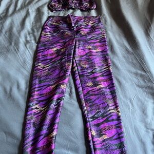 Purple and Black Abstract Leggings & sports bra for Active Wear